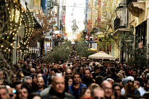 Last Sunday Before Christmas: Shops Open Across Greece
