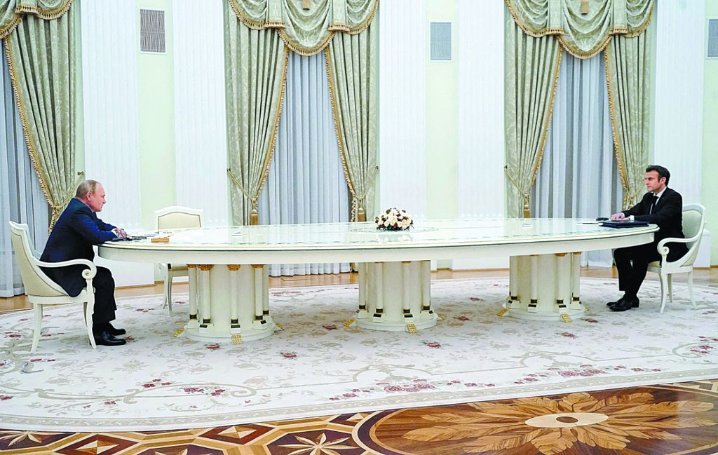 Putin Signals Openness to Talks With Macron