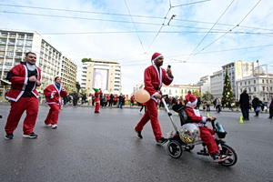 Athens Turns Red as More Than 1,000 Santas Take Over the Streets