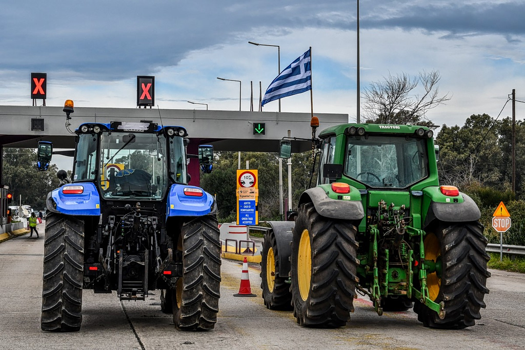 Greek Farmers Plan Christmas Week Blockades on Key Routes