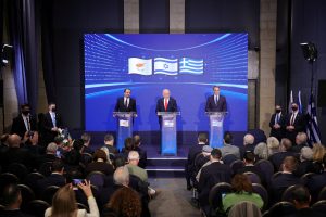 Netanyahu at Trilateral Meeting: We’re Determined to Defend Ourselves (Vid)