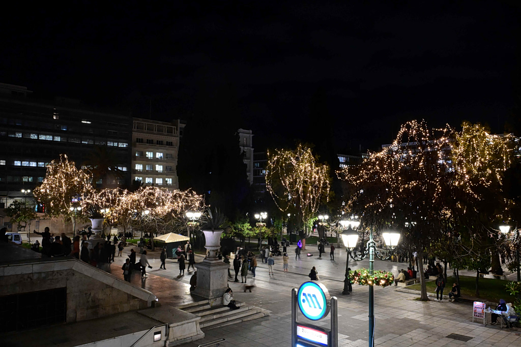 Christmas Transport Changes in Athens: How Public Transit Will Run Over the Holidays