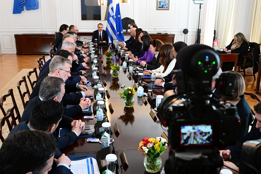 Greek Cabinet Sets Priorities as Farmers Protest, Eyes 2027 Vote