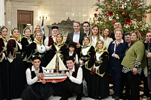 Festive Carols and Holiday Cheer at Greece’s Political Hubs