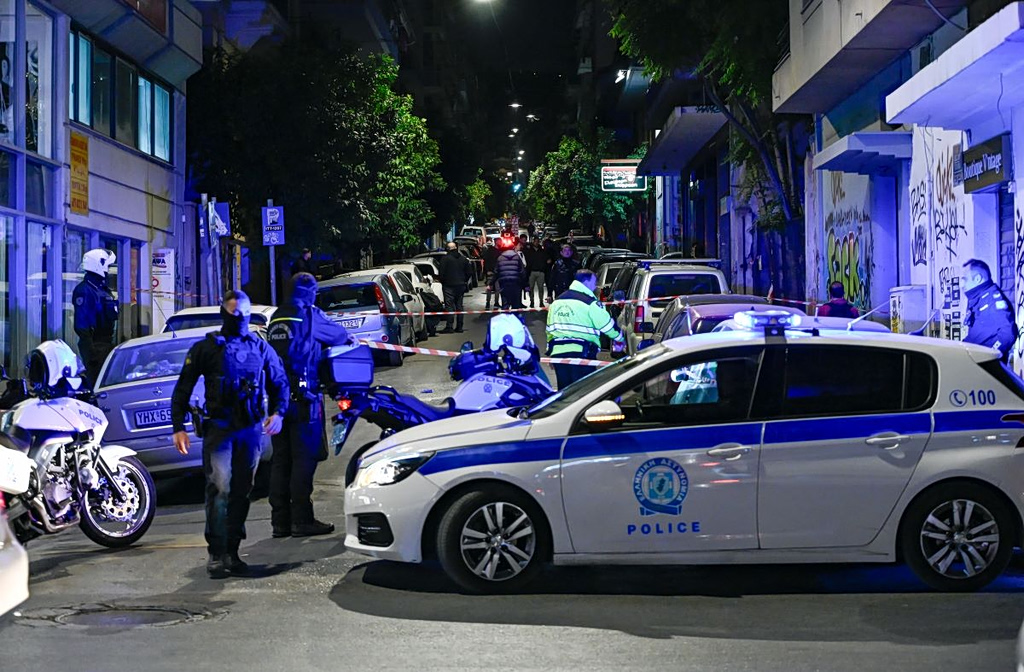 Scammers Steal Nearly €500,000 from Elderly Woman in Thessaloniki