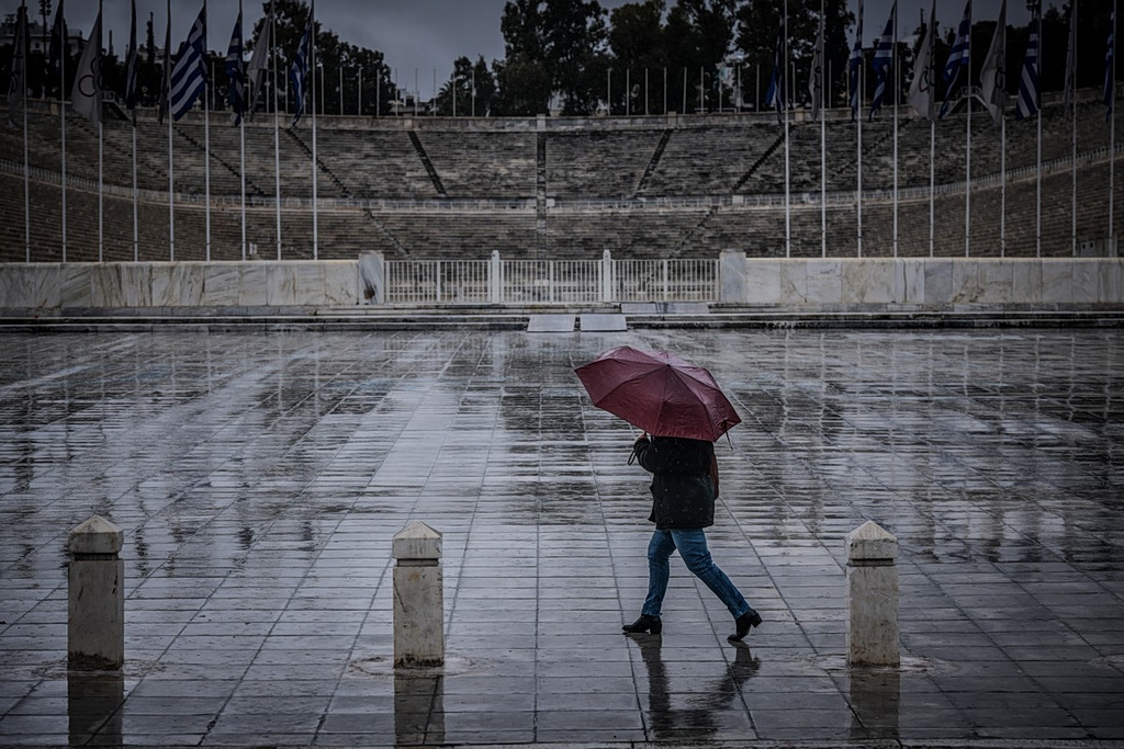 Cold Spell to Grip Greece Through New Year, Temperatures Drop