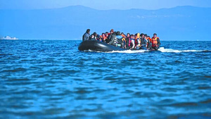 Over 400 Migrants Rescued South of Crete in 3 Operations