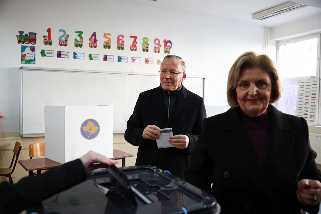 Kosovo Votes in Bid to Break Year-Long Political Deadlock