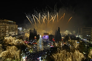 Greece Ushers in the New Year With Concerts, Fireworks