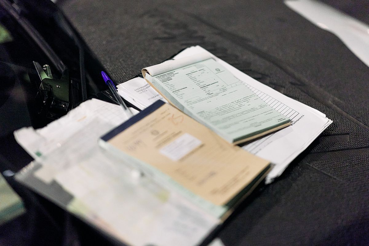 Drunk Driver in Greece Crashes Into Seven Parked Cars