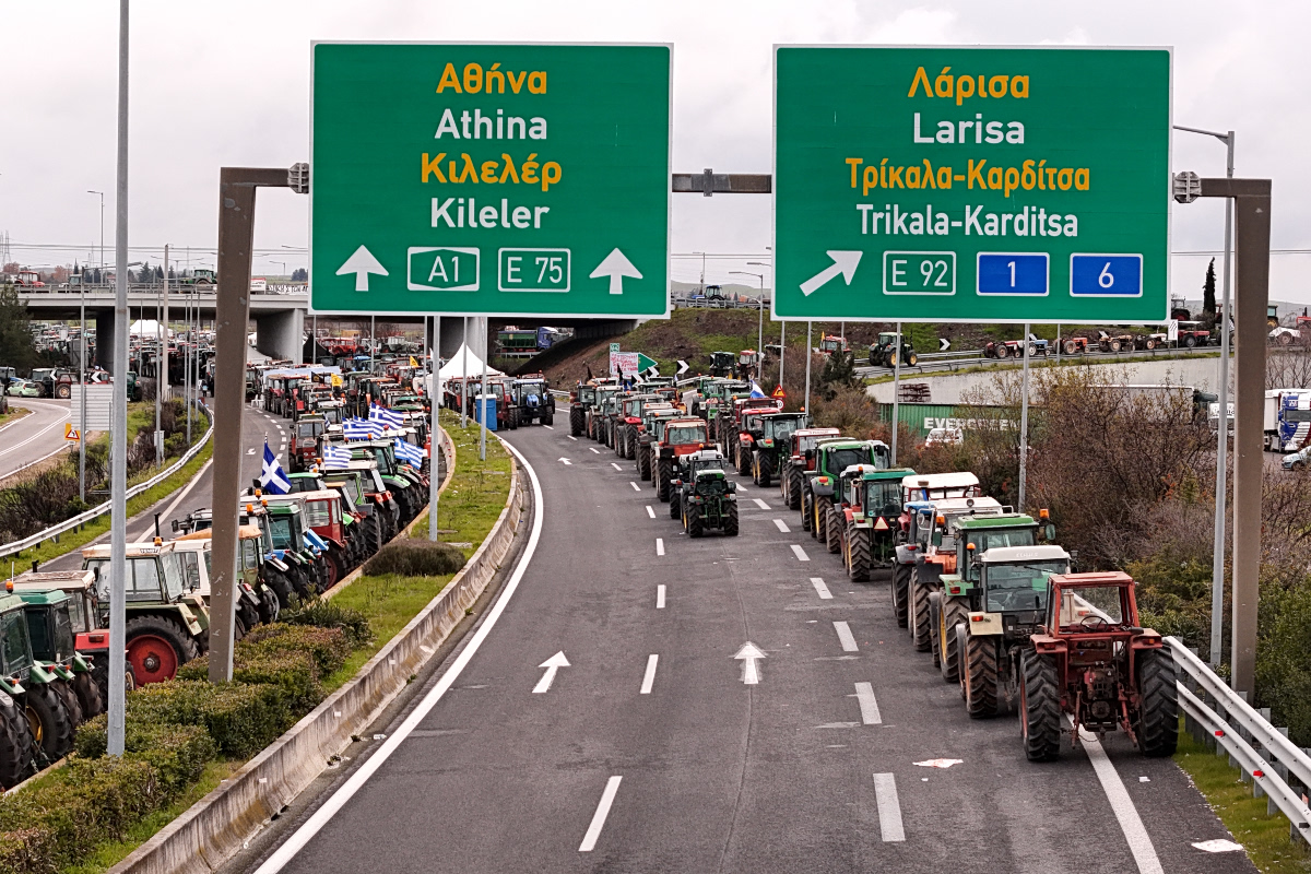 Greek Government Hardens Line on Farmer Road Blockades