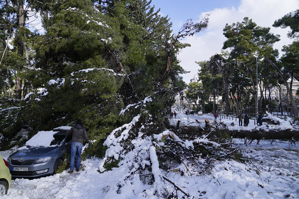 Snowfall Likely in Attica as Winter Weather Intensifies