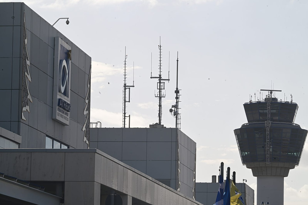 Air Traffic Controllers Slam Management Over Athens FIR Blackout