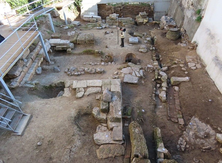 Historic Plaka Residence Reveals Ancient Road and Classical-Era Finds During Restoration