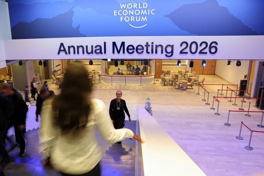Dialogue Tested as Leaders Meet in Davos