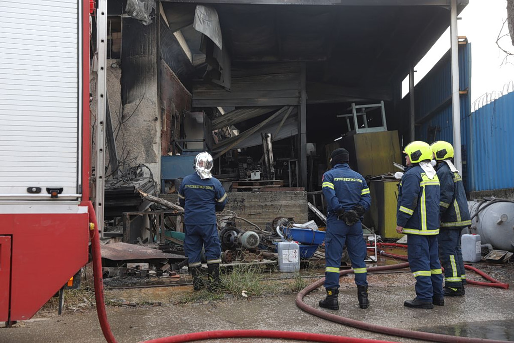 Factory Destroyed in Fire Amid Explosions