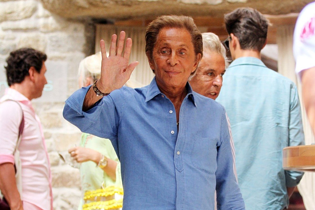 Mykonos Bids Farewell to a Fashion Icon