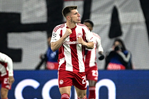 Olympiacos FC Beat Bayer Leverkusen 2-0 in UEFA Champions League