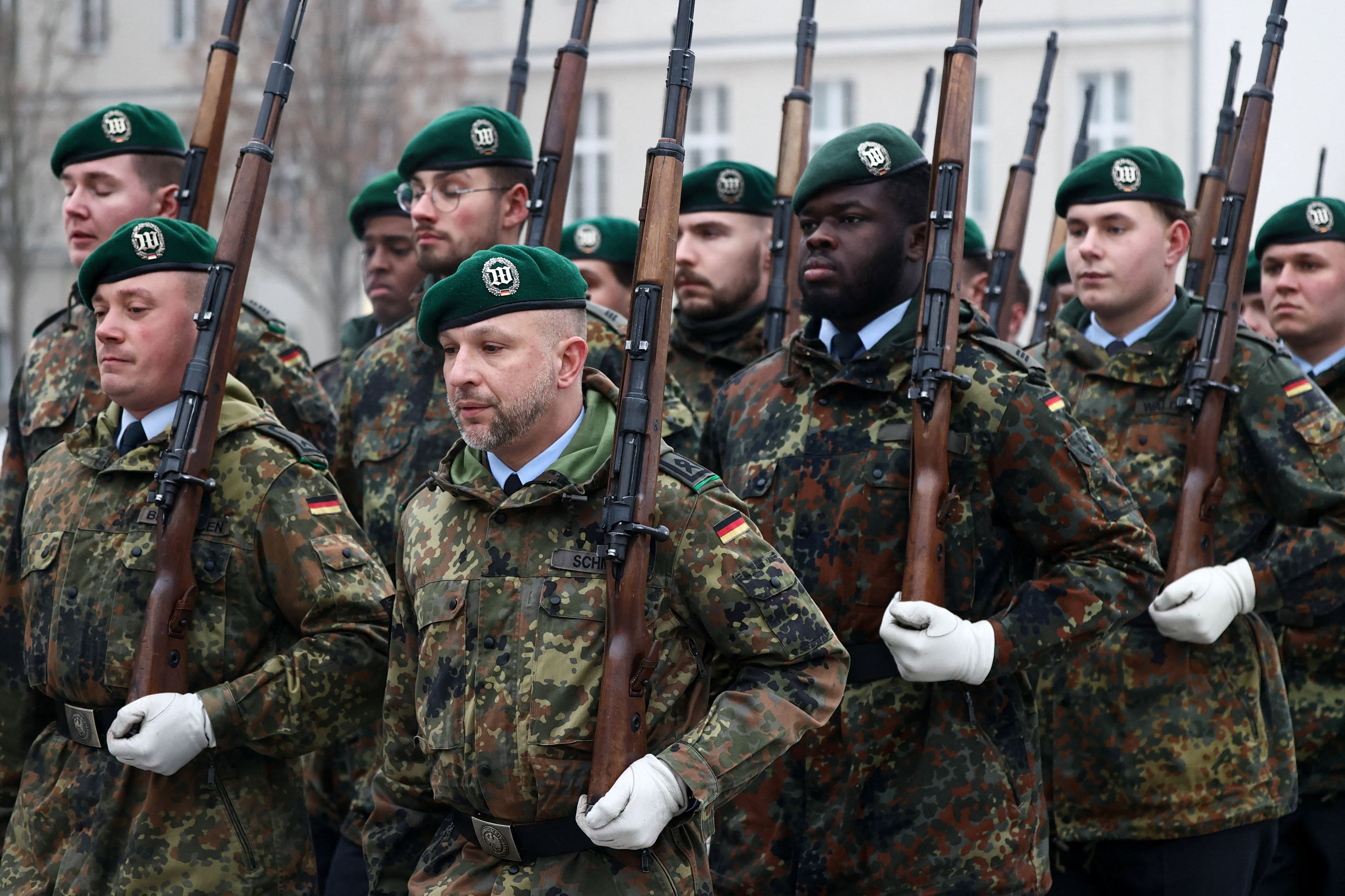 Spain Calls for EU Joint Army Amid Greenland Tensions