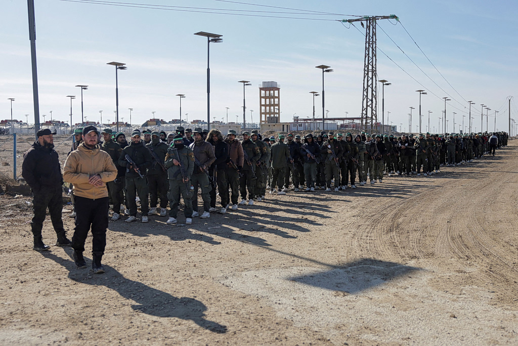 US Begins Moving Islamic State Detainees From Syria to Iraq