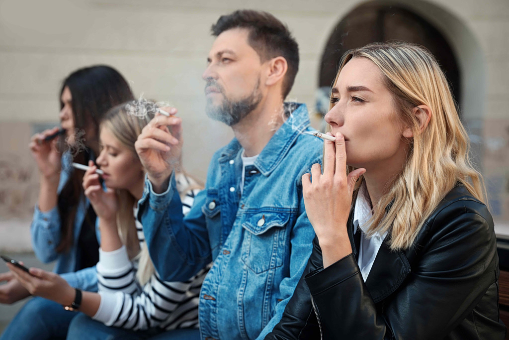 Why 20-Somethings Are Trading Their Vapes for Cigarettes
