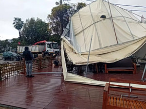 Strong Winds Cause Damage at Marathon Beach