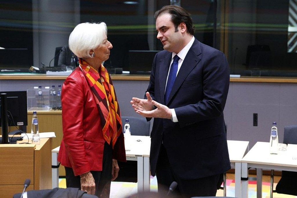 Greek Finance Minister to Hold High-Level Meetings in Frankfurt