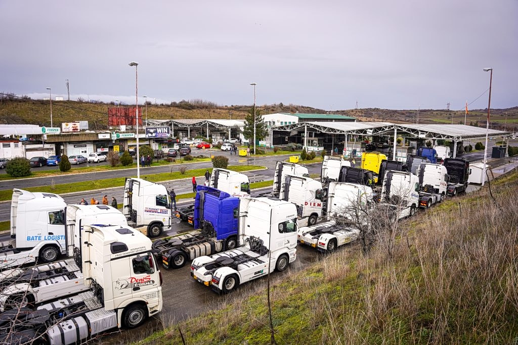 Truckers in 4 W. Balkan States Lift Border Roadblocks