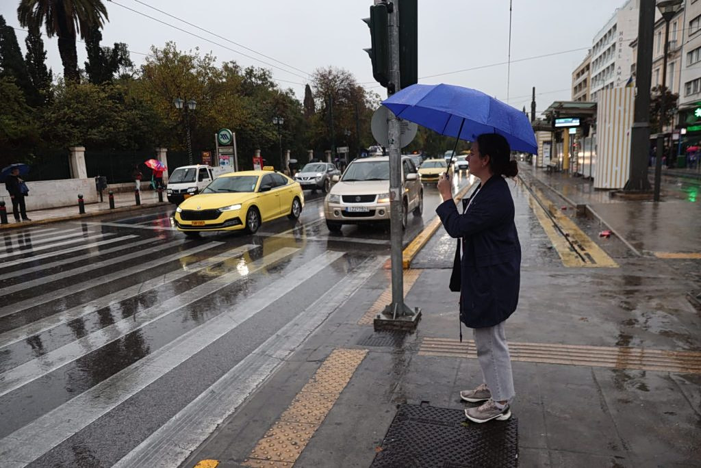 Greece Weather Tuesday: Northern Showers, Frost, Milder Highs