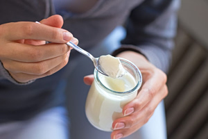 Yogurt for Dinner: Light Bite or Weight-Loss Myth?