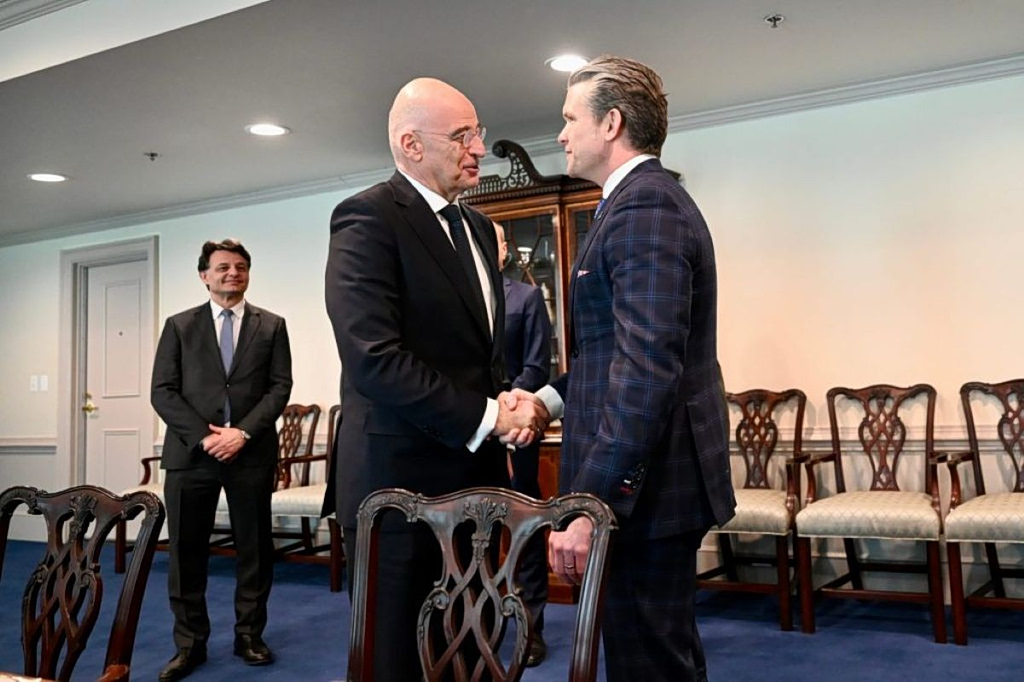 DM Dendias Meets U.S. Counterpart in Washington