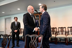 DM Dendias Meets U.S. Counterpart in Washington