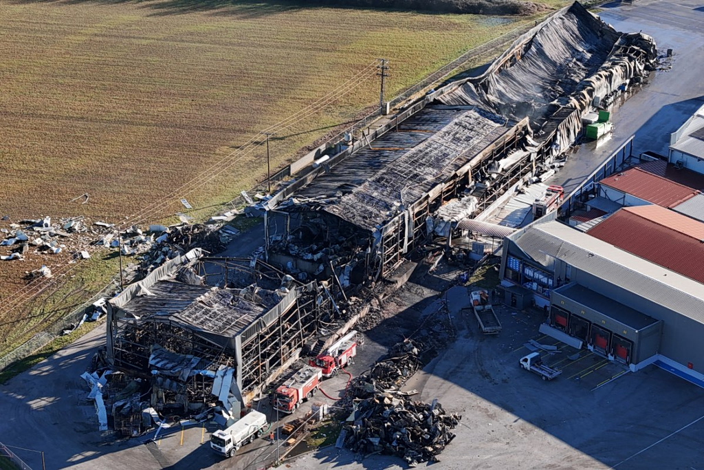 Investigators Resume Work at Trikala Factory After Fatal Explosion