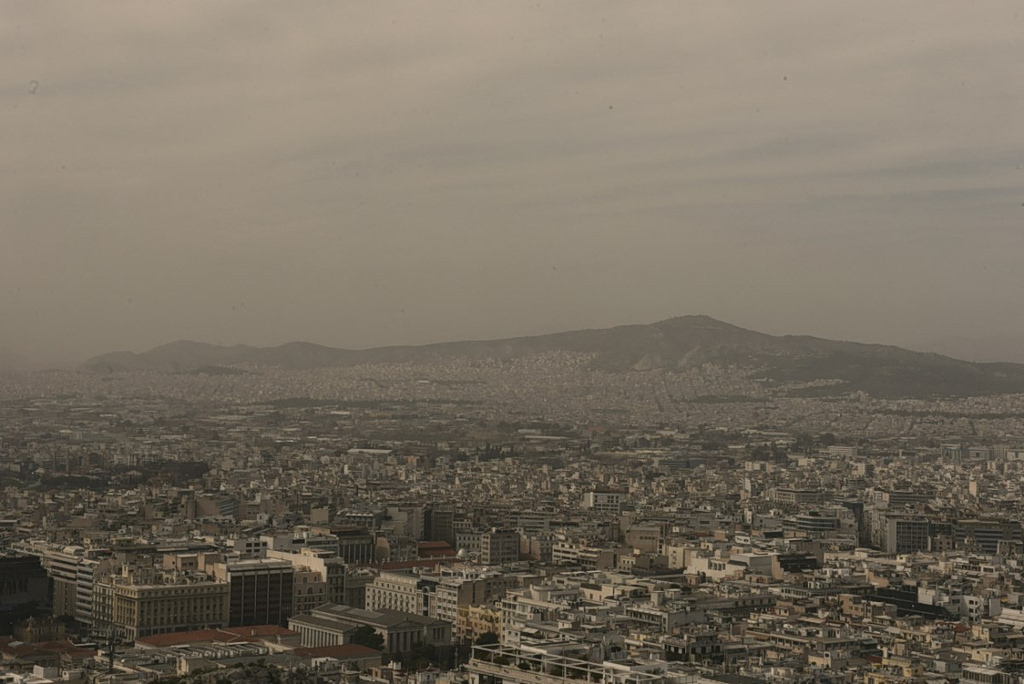 Precautions for People with Respiratory Issues Due to African Dust Warning