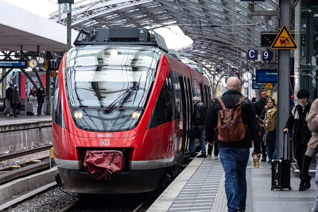 Greek Man Fatally Beats Ticket Inspector on German Train