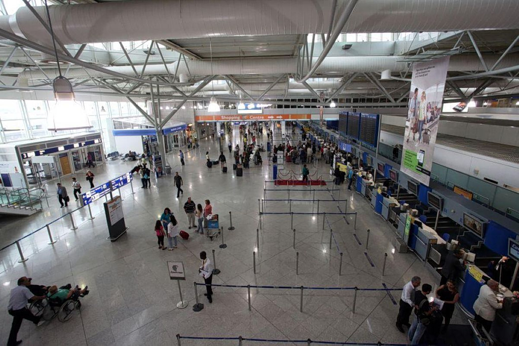 Athens Airport Traffic Surges as Greece Climbs Travel Rankings