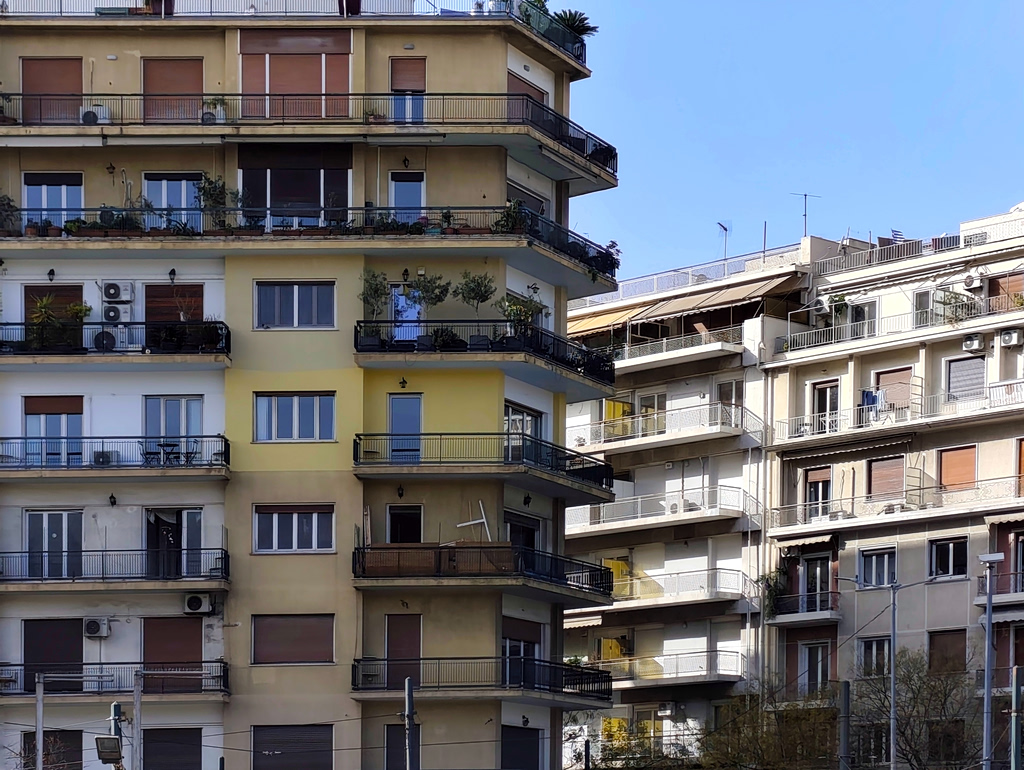 Greece Makes Bank Payments for Rent Mandatory from April