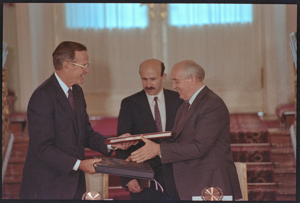 Russia to Honor Expired Nuclear Treaty Limits if U.S. Does