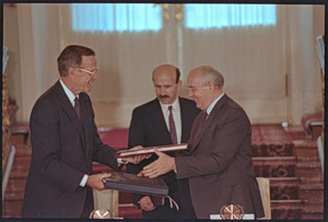 Russia to Honor Expired Nuclear Treaty Limits if U.S. Does