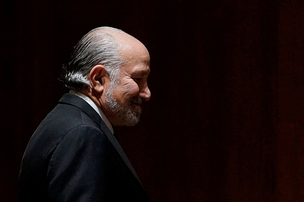 Lutnick Says He Visited Epstein’s Private Island With His Wife and Children