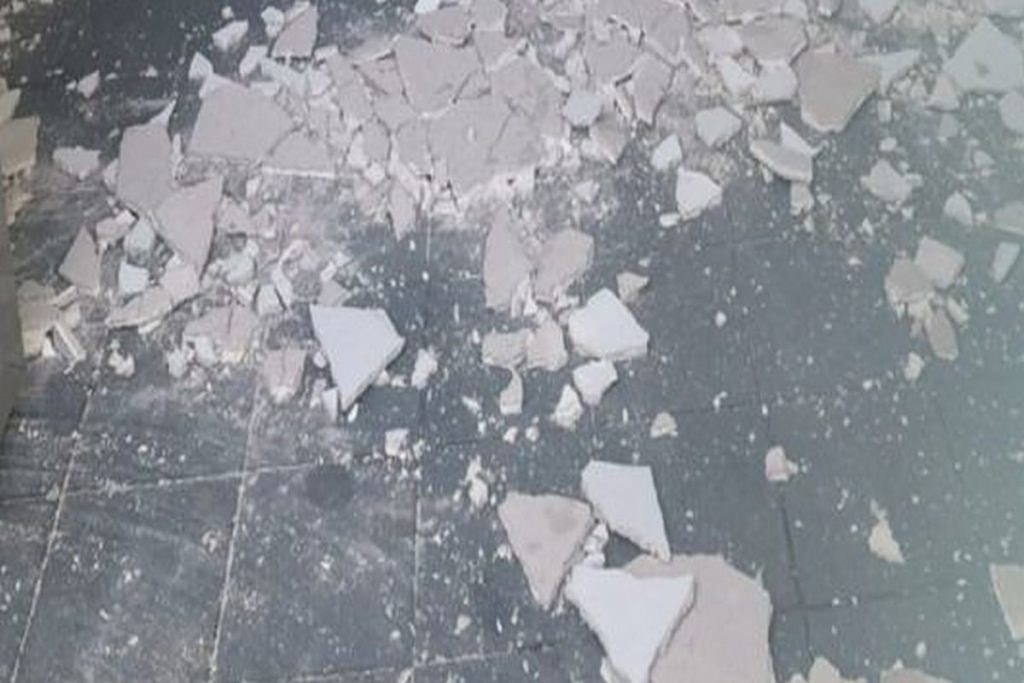 Ceiling Collapses at Primary School in Palaio Faliro