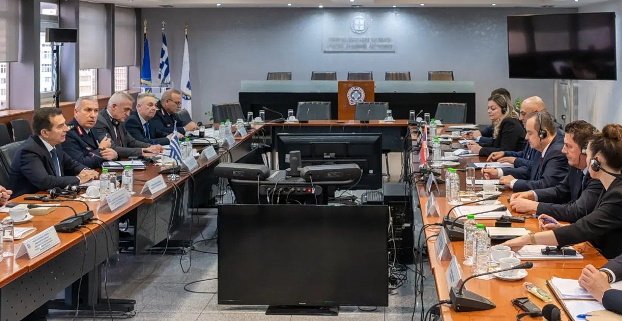 Joint Police Patrols by Greek, Serbian Officers in Selected Holiday Spots This Summer