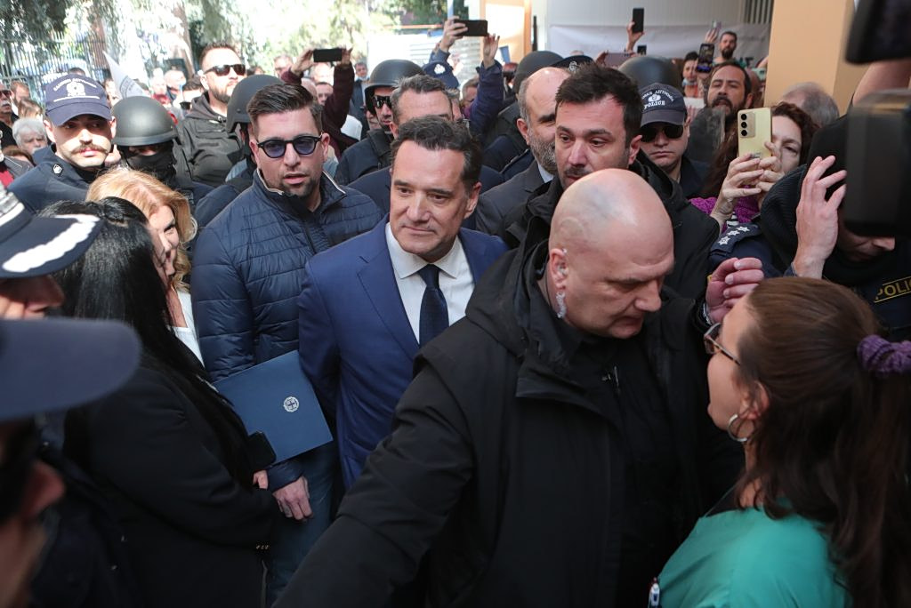 Clashes Erupt at Public Hospital During Health Minister Visit