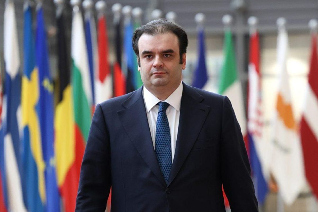 Safeguarding the Euro: Pierrakakis Sets Europe’s Monetary Sovereignty at the Top of the Agenda