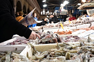 Supermarkets, Stores Open on Clean Monday