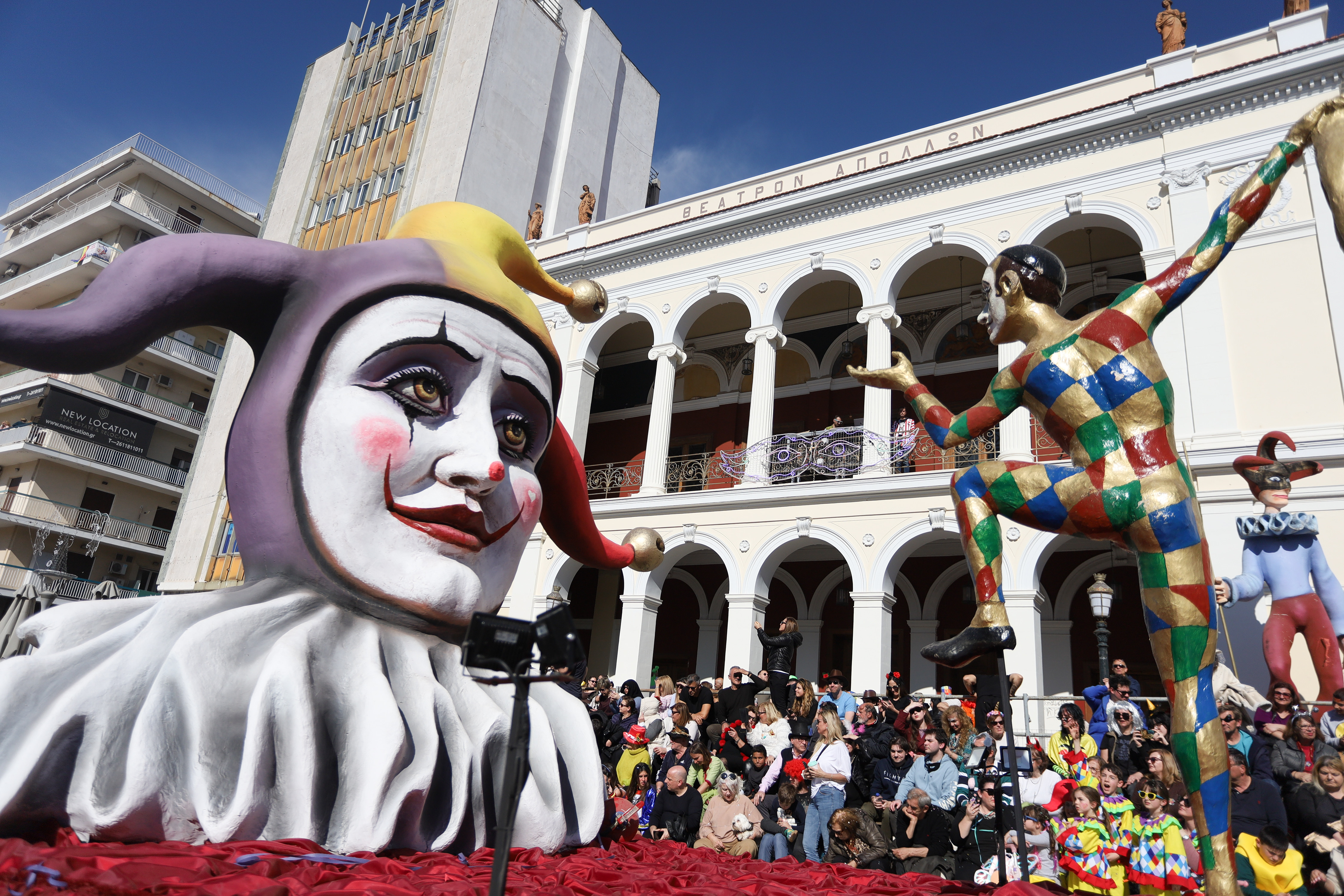 Trump Effigy as King Carnival Sparks Debate in Nafplio