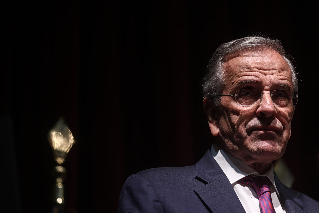 Samaras Blasts Government Over Chevron Deal