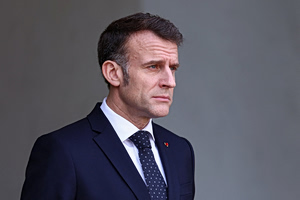 The Sickest Burns on the Internet Right Now Are Coming From French Bureaucrats