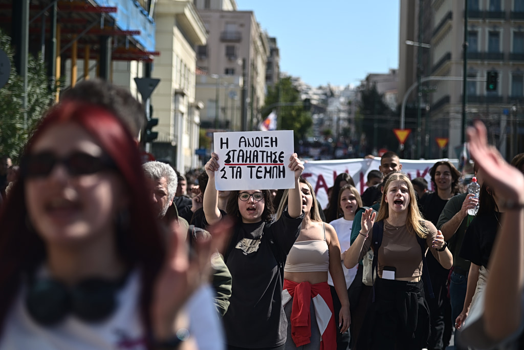 Students Rally Across Greece for Tempi Victims