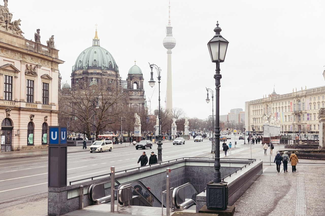 Americans Are Leaving the U.S. in Record Numbers